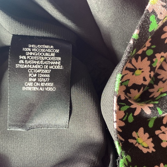 •Alice + Olivia Mariska Floral Romper - Picture 8 of 8